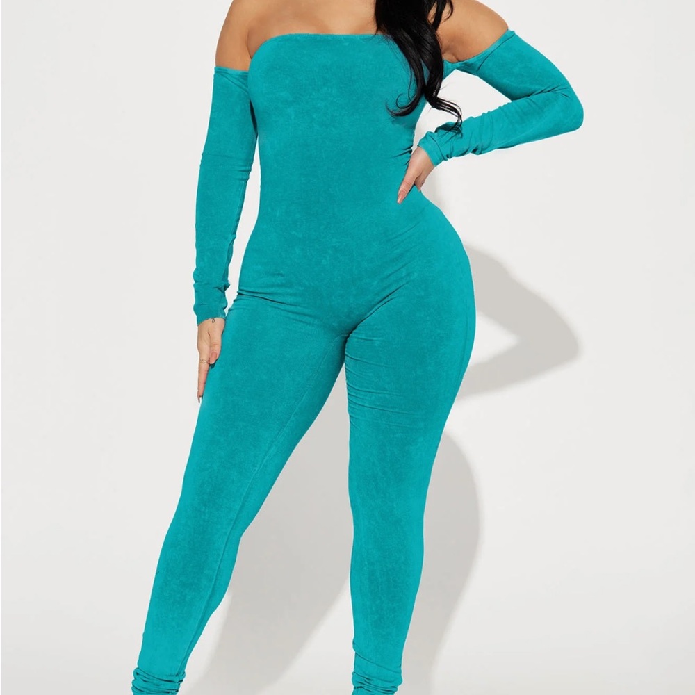 Off the shoulder mineral wash jumpsuit 🤍
